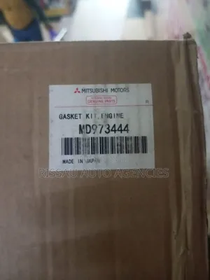 Mitsubishi Pajero 6g72 Engine Genuine Gasket Overhaul Kit.