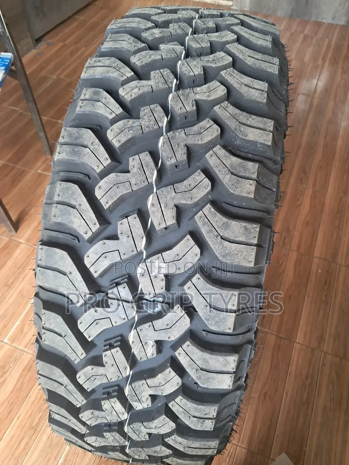 Falken 265/70/17