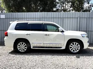 Toyota Land Cruiser 4.6 V8 VX-R 2014 White