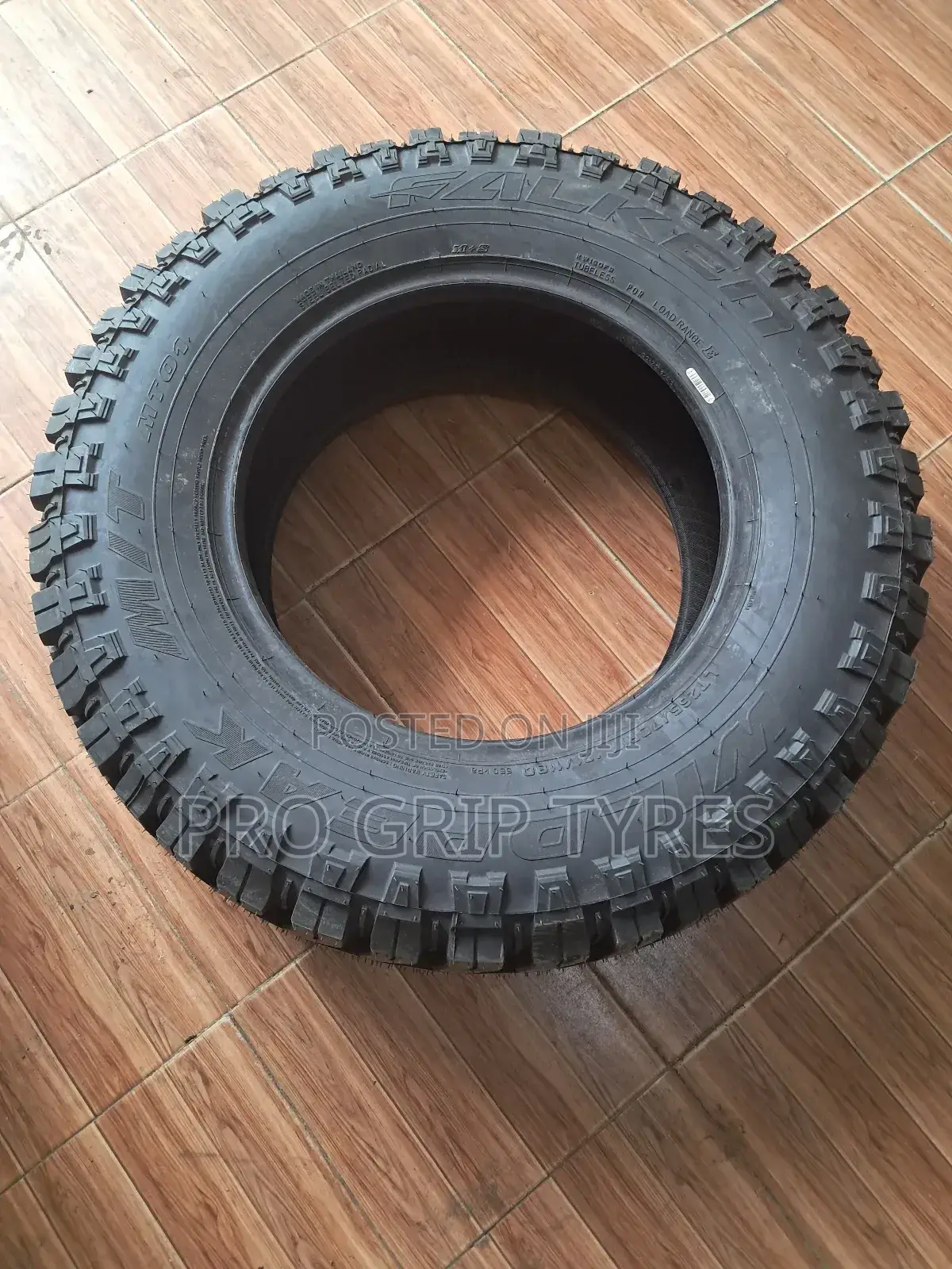 Falken 265/70/17
