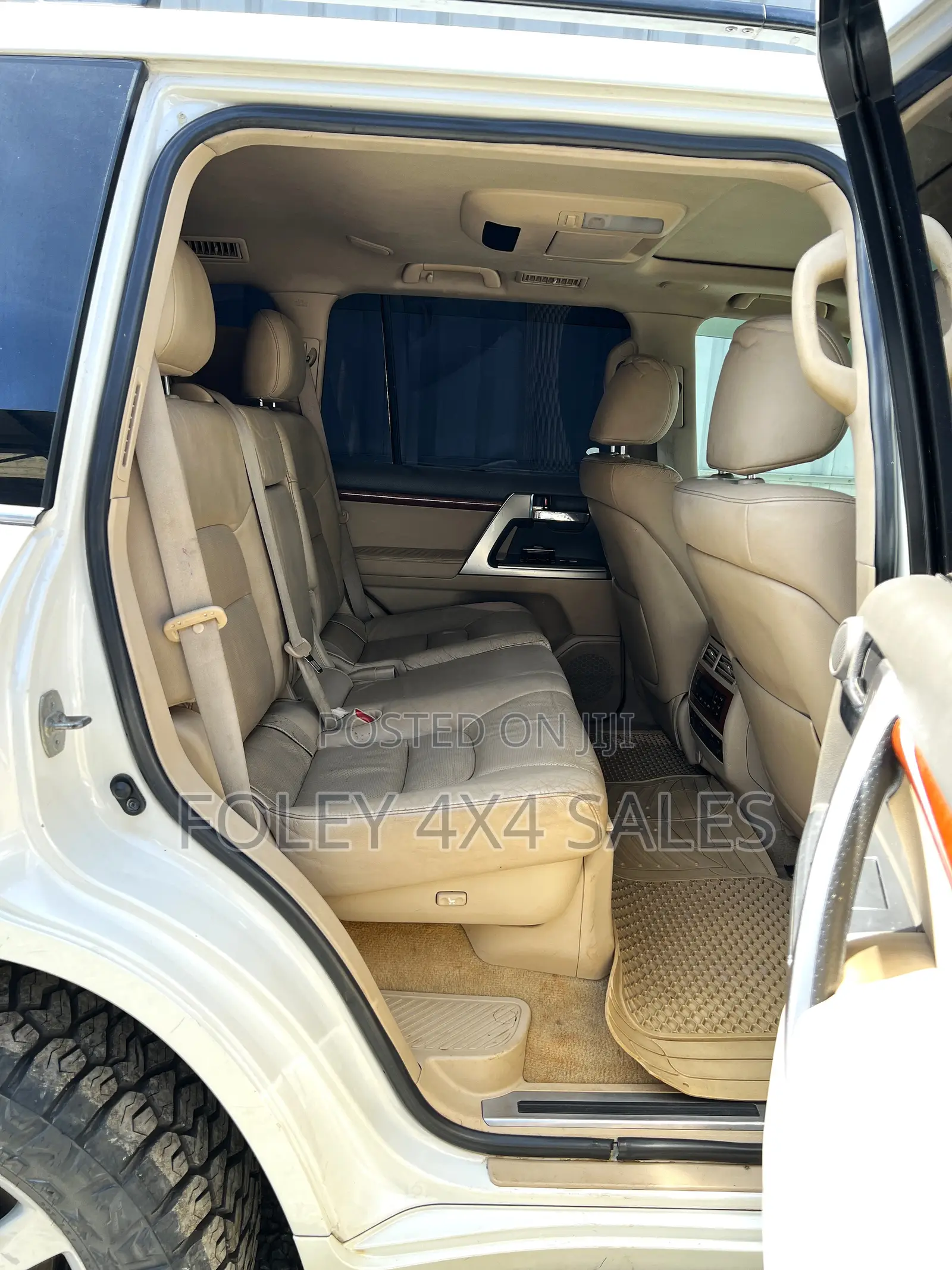 Toyota Land Cruiser 4.6 V8 VX-R 2014 White