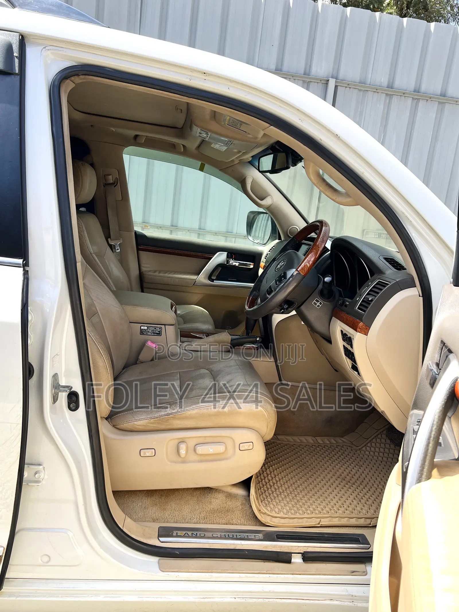 Toyota Land Cruiser 4.6 V8 VX-R 2014 White