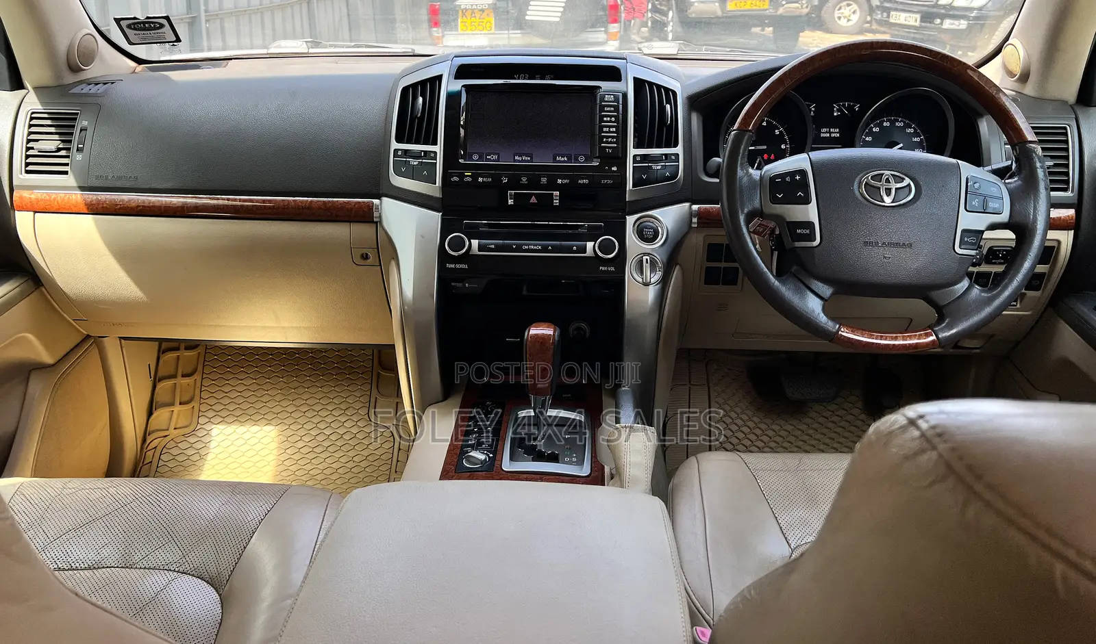 Toyota Land Cruiser 4.6 V8 VX-R 2014 White