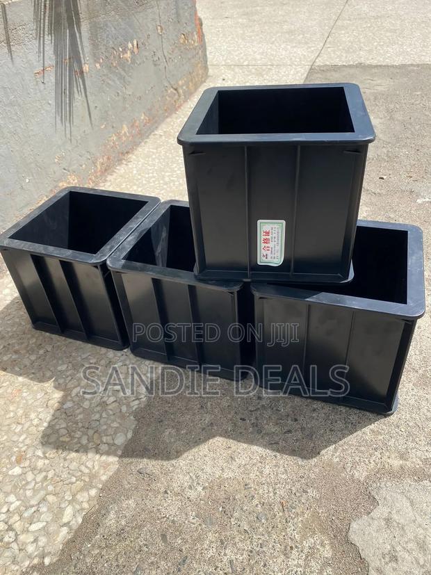 Quality Plastic Cube Moulds - thumbnail 2