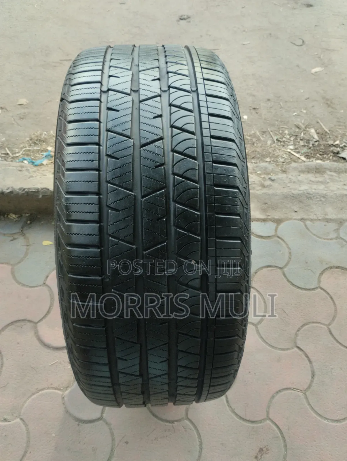 275/40r22 Continental