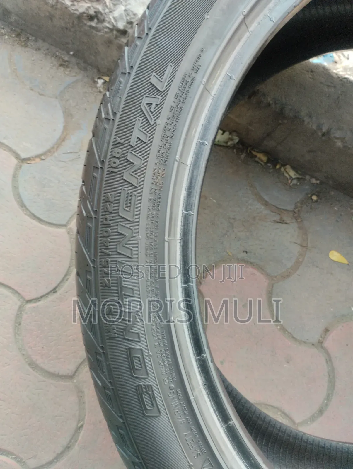 275/40r22 Continental