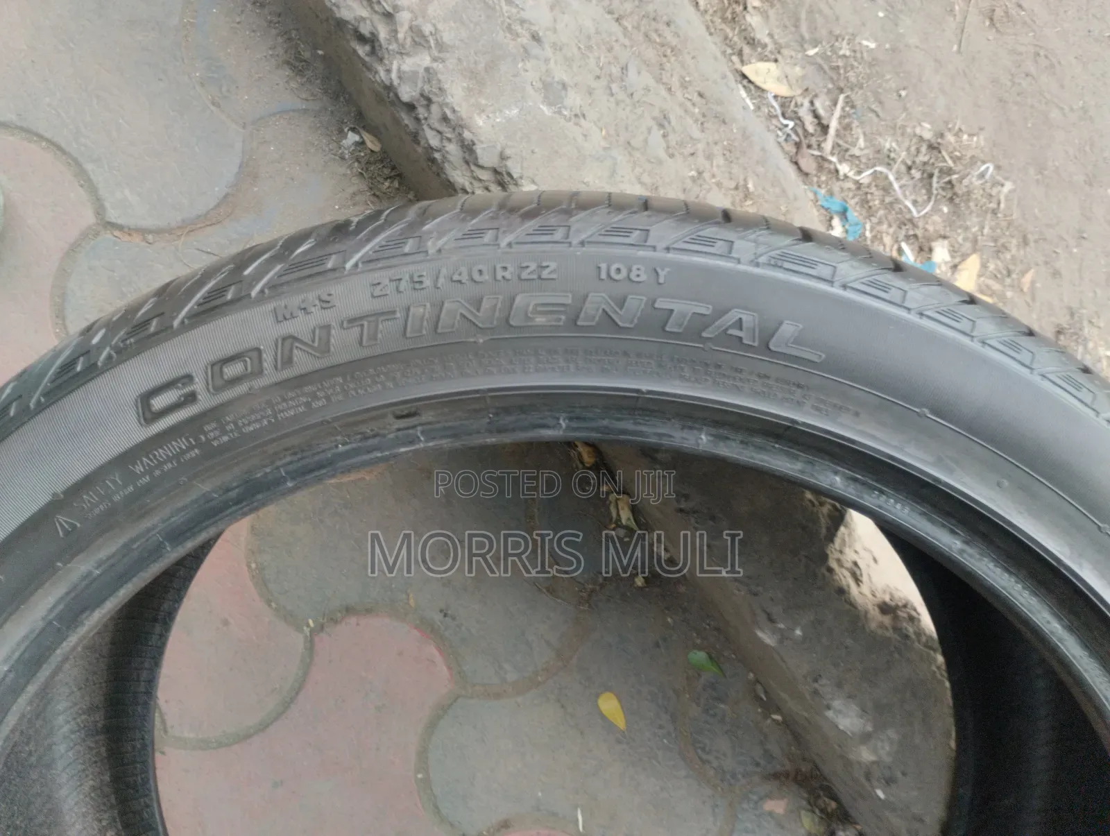275/40r22 Continental