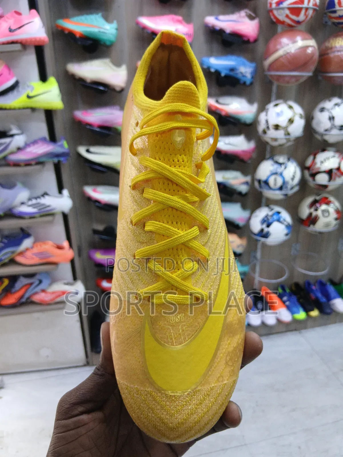 Air Zoom "Gold Strike" Mercurial Vapor 16 Soccer Cleats