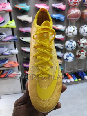 Air Zoom "Gold Strike" Mercurial Vapor 16 Soccer Cleats