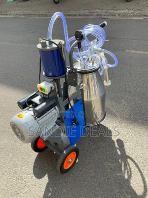 Farmers Milking Machine - thumbnail 2