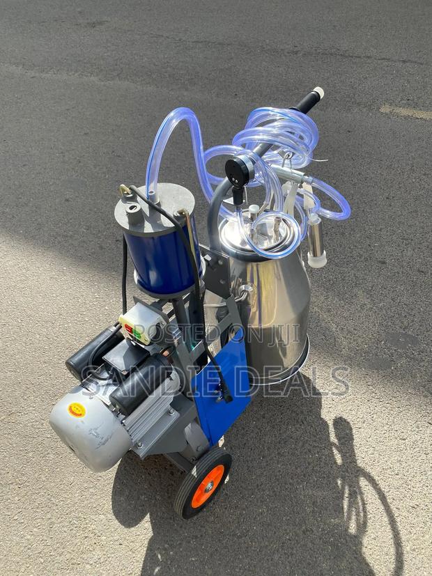 Milan Milking Machine - main view