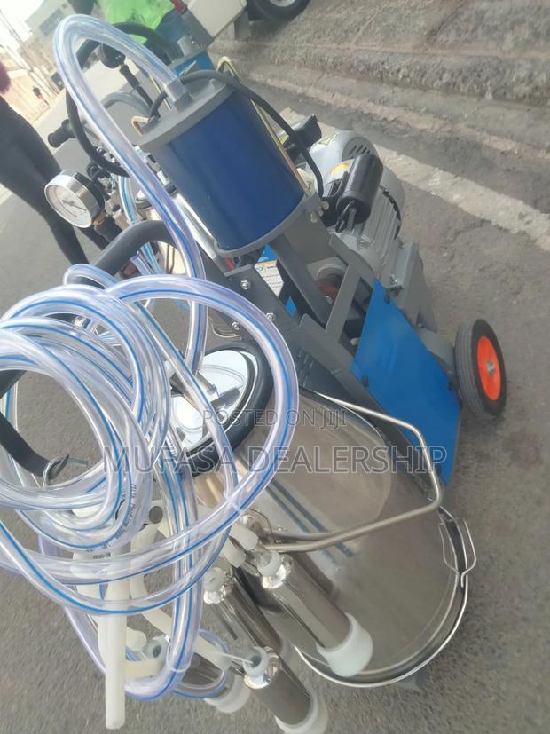 Electric Milking Machine(Single Bucket) - thumbnail 3