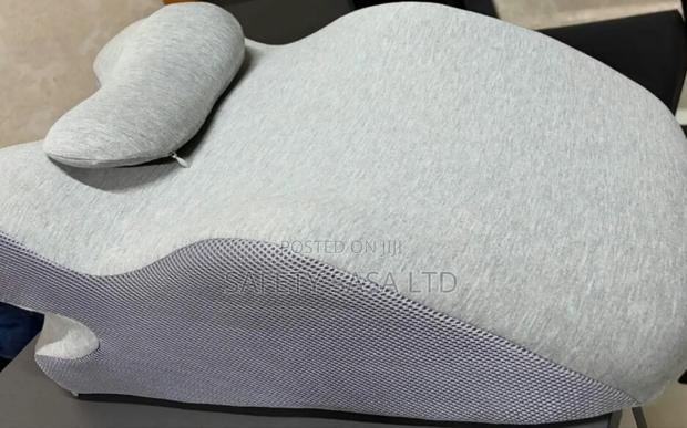 Ergonomic Memory Foam Pillow - thumbnail 2