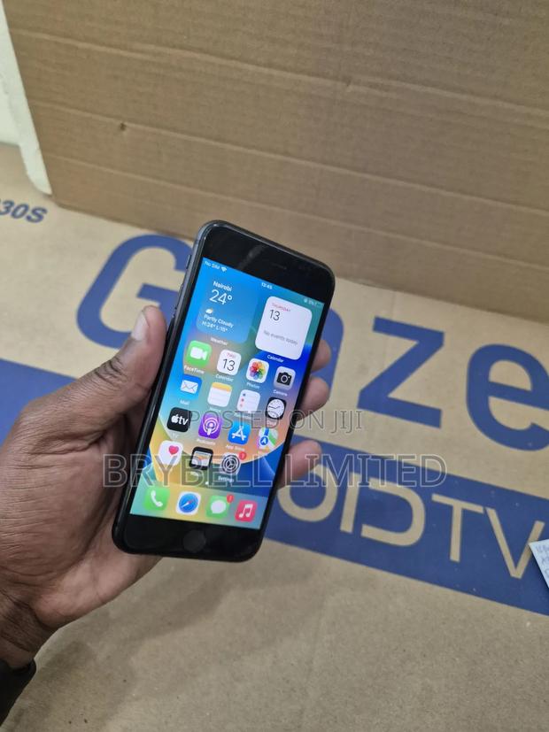 Apple iPhone 8 64 GB Black - thumbnail 5