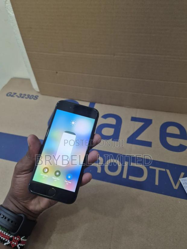 Apple iPhone 8 64 GB Black - thumbnail 9