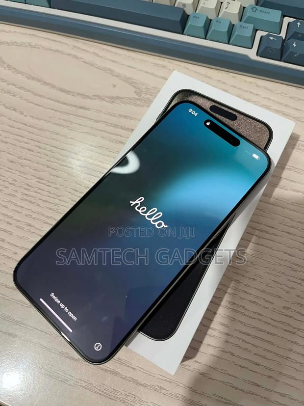 Apple iPhone 15 Pro Max 256 GB Silver - thumbnail 3