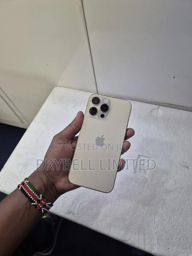 Apple iPhone 14 Pro Max 256 GB Gold - thumbnail 5