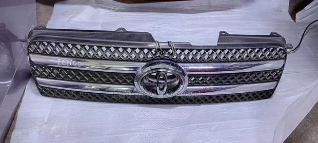 Toyota Kluger 2010 Grille - main view