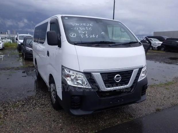 Nissan Caravan (Urvan) 2019 White - thumbnail 4
