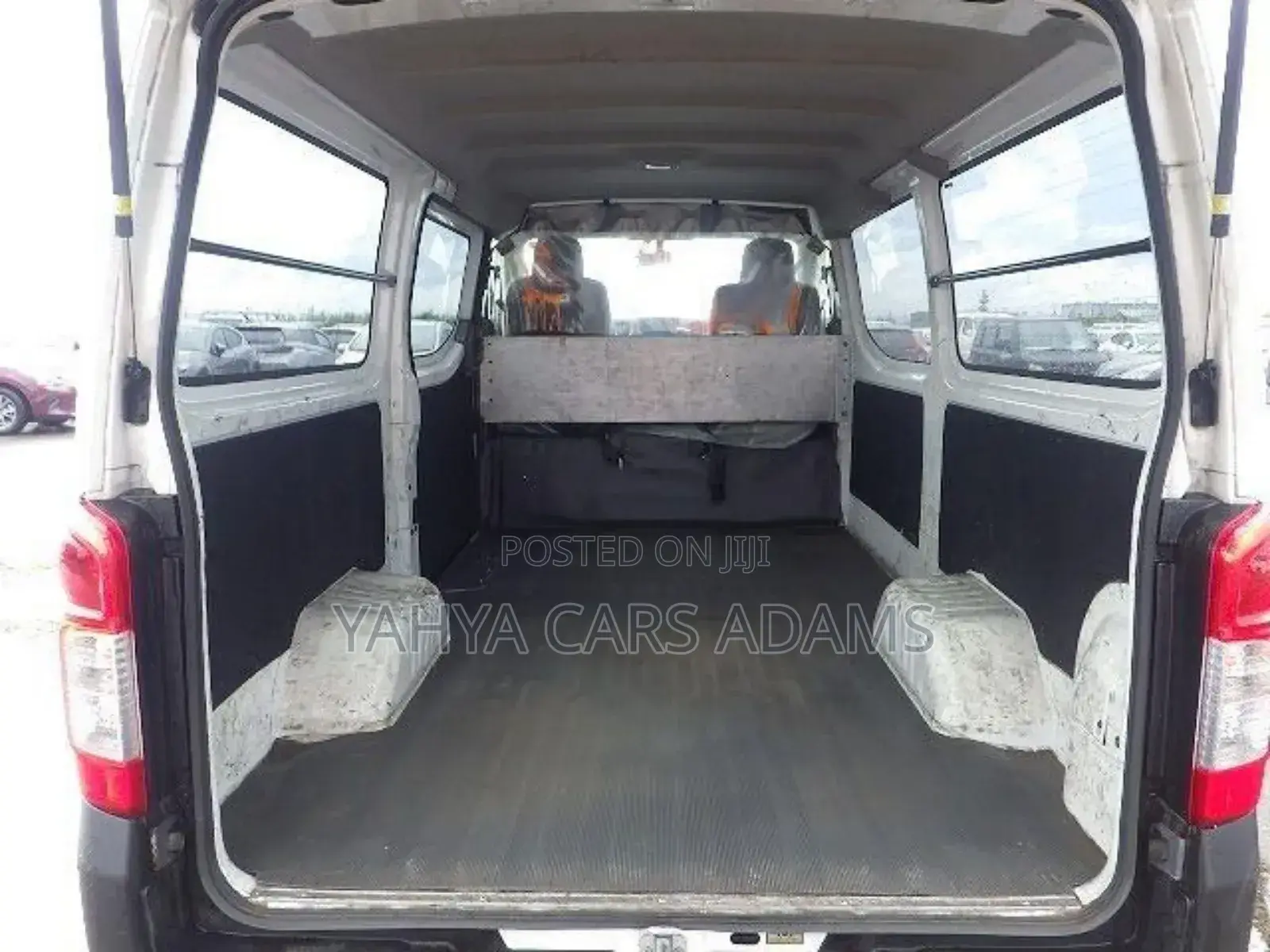 Nissan Caravan (Urvan) 2019 White