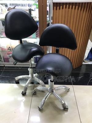 Manicure/Lash Chair - Sandal/Horse Design With Wheels