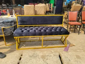 Black Manicure Waiting Bench