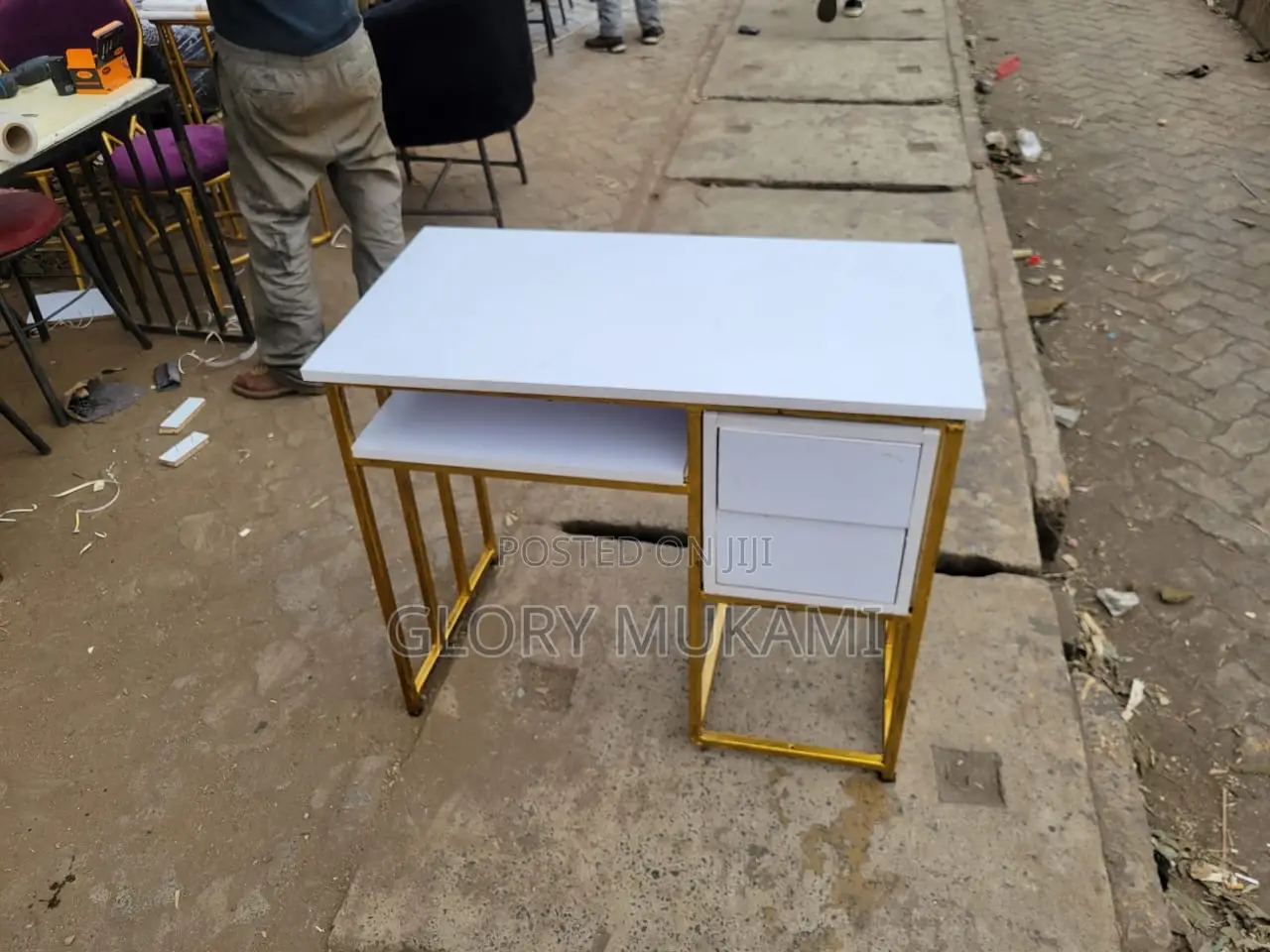 Manicure Styling Table /Nail Table