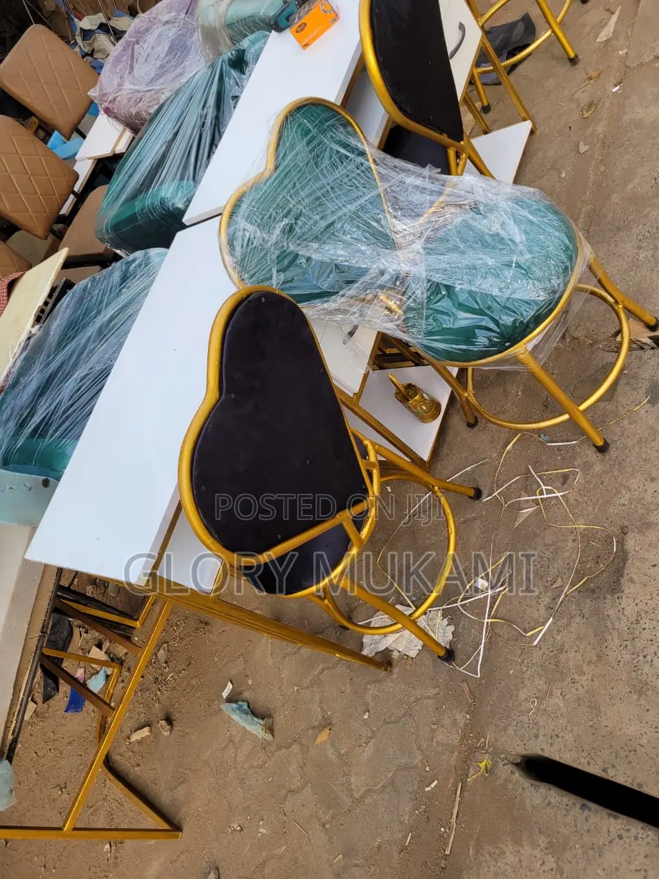 Love Styling Manicure Chairs