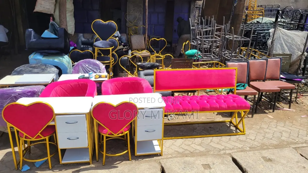 Manicure Styling Chairs 4set And Table With Waiting Bench