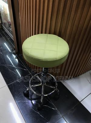 Height-Adjustable Spa Stool - Manicure Chair With Wheels - main view