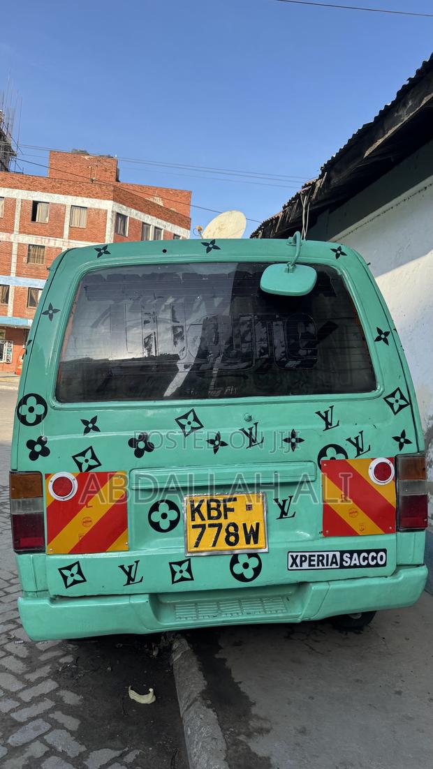 Nissan Caravan (Urvan) 2001 Blue - thumbnail 2