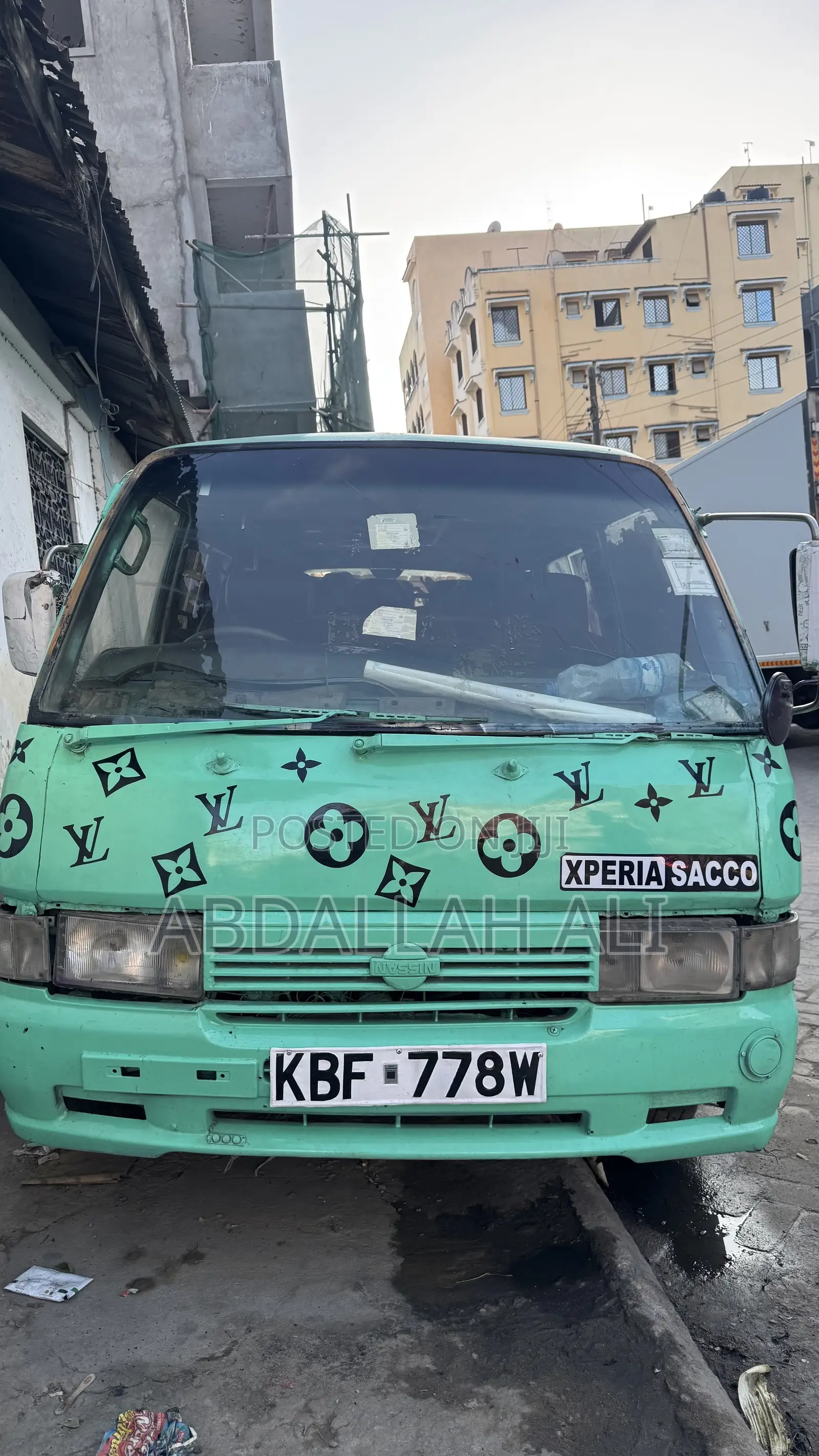 Nissan Caravan (Urvan) 2001 Blue
