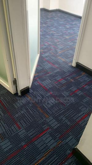 High Traffic Durable Carpet Tiles - thumbnail 2