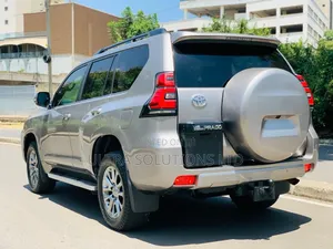 Toyota Land Cruiser Prado 2019 Silver