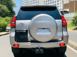 Toyota Land Cruiser Prado 2019 Silver