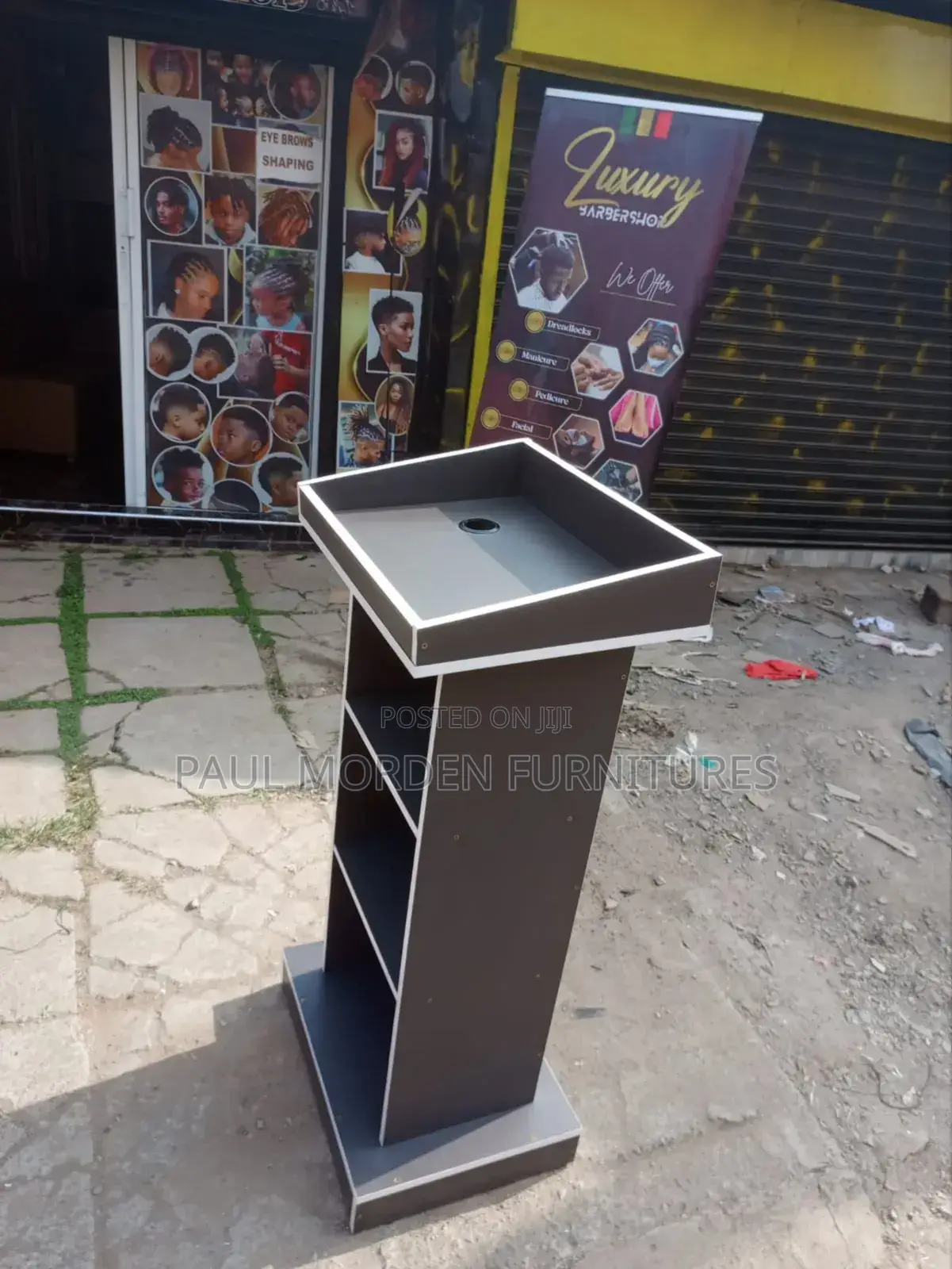 Podium Stand (Gray White)