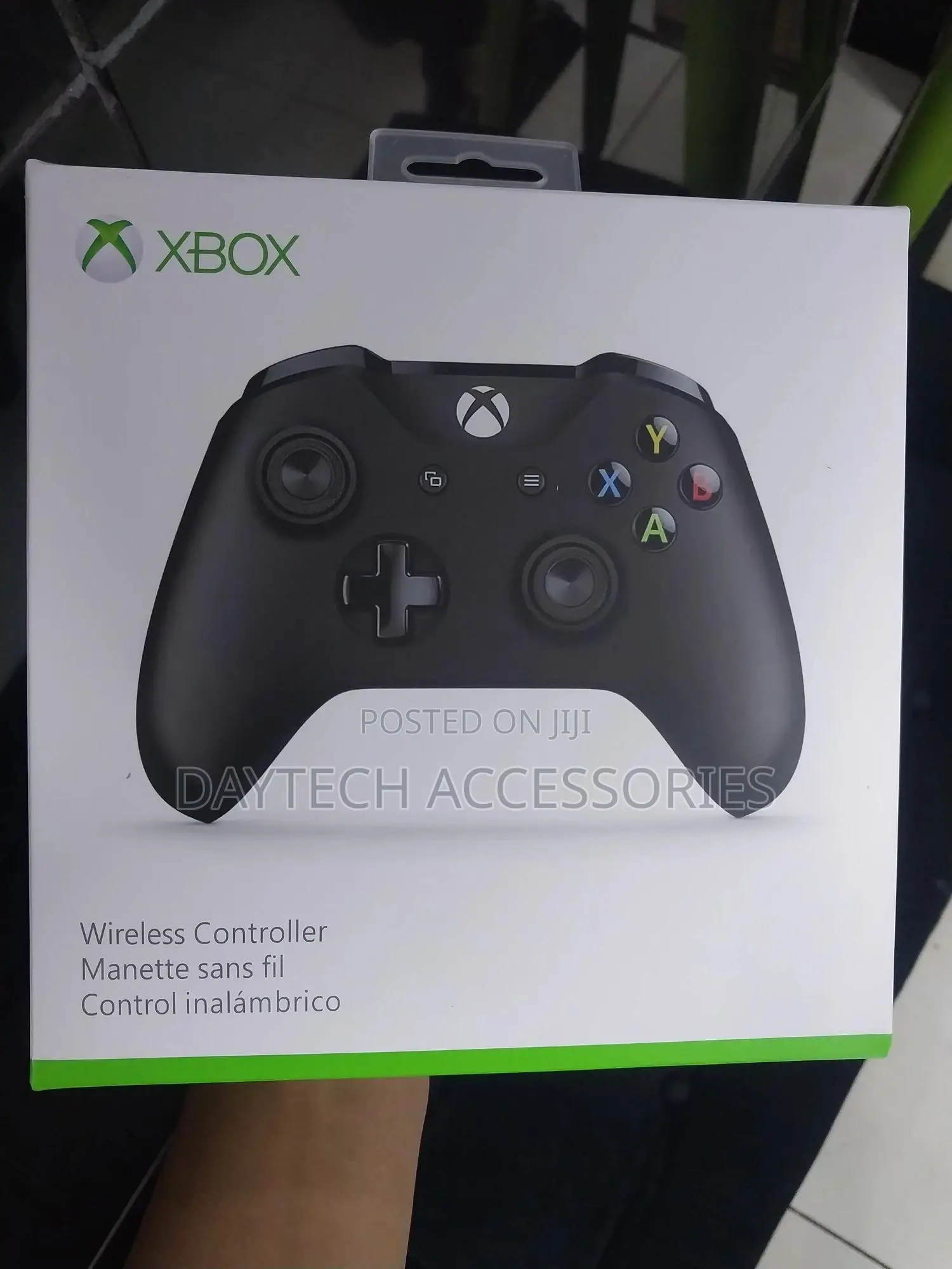 Microsoft Xbox Wireless Controller for Xbox One X | S – Carbon Black