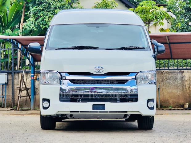 Toyota HiAce 2019 White - thumbnail 4