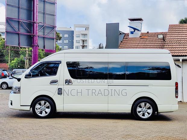 Toyota HiAce 2019 White - thumbnail 5