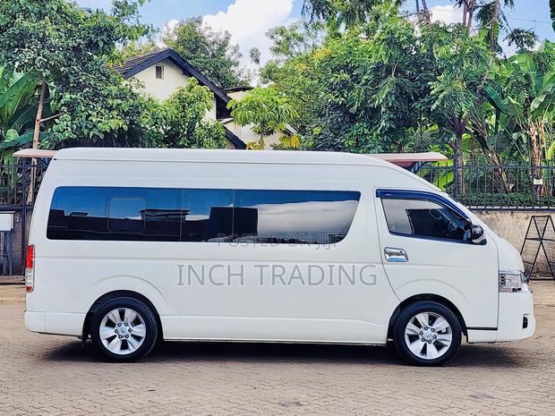 Toyota HiAce 2019 White - thumbnail 3