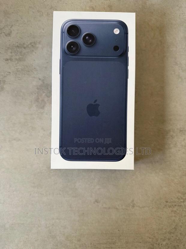 New Apple iPhone 17 Pro Max 256 GB Blue