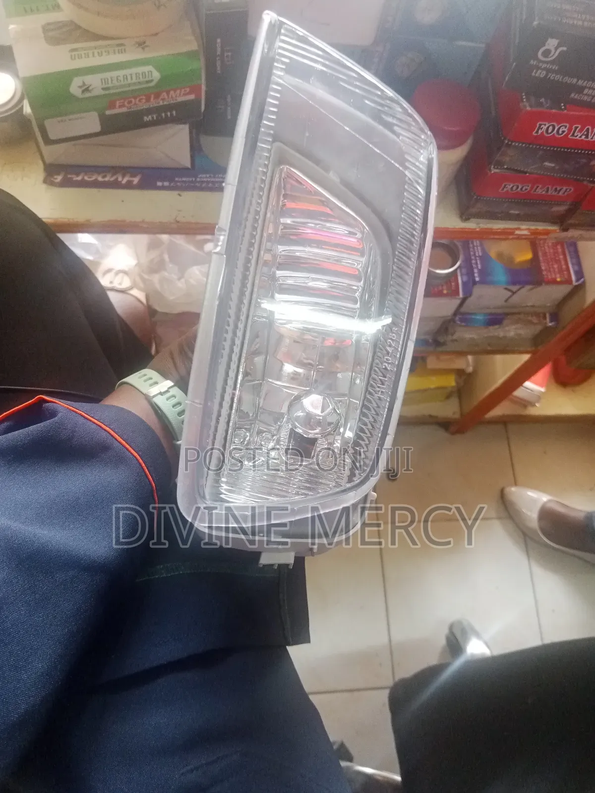 Toyota Premio 96 Fog Light