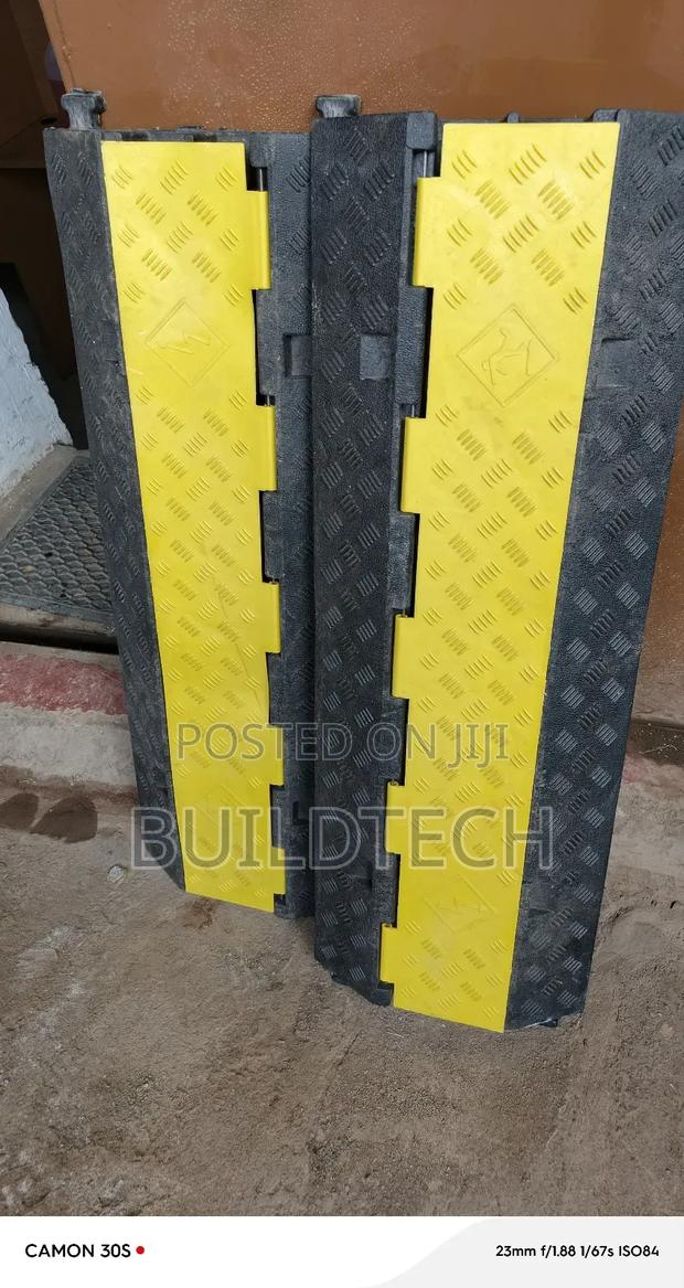 Heavy Load Cable Protector ( Cable Cover) - main view