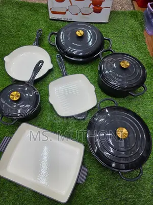 Black / White Durable Enamel Cast Iron Cookware Set