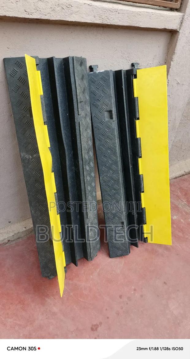 Extra Thick Rubber Cable Floor Protection - thumbnail 3