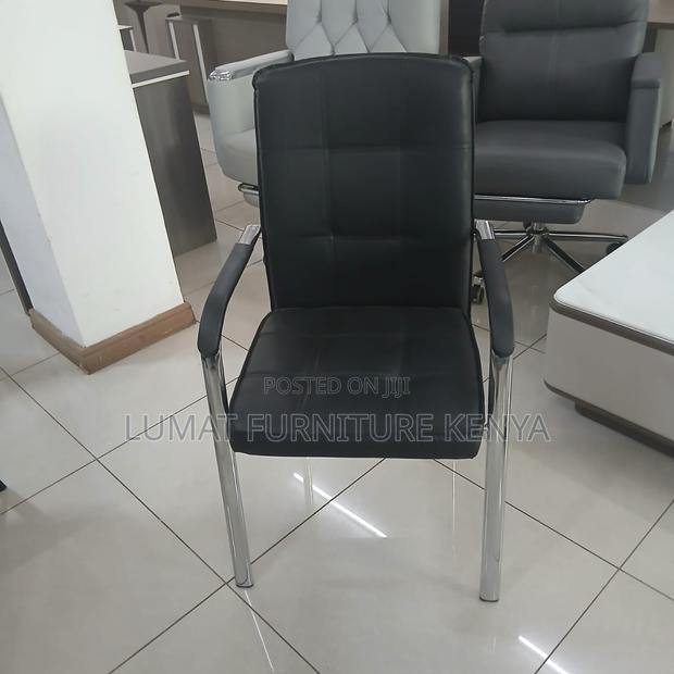 Mid Back Executive Conference Seat - main view