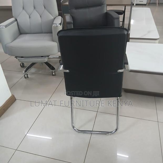 Mid Back Executive Conference Seat - thumbnail 2