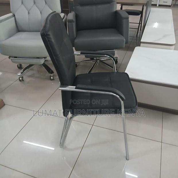 Mid Back Executive Conference Seat - thumbnail 3
