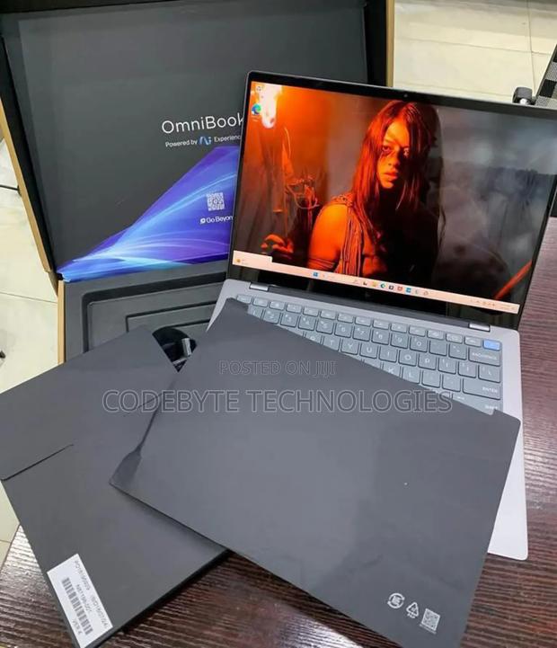 New Laptop HP OmniBook Ultra Flip 16" 16GB Intel Core I7 SSD 1T - main view