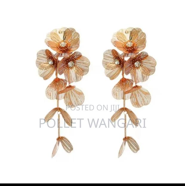 Flower Drop Earrings - thumbnail 4